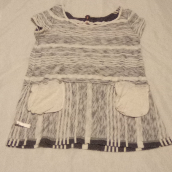 Gray and white Blouse - Picture 5 of 6